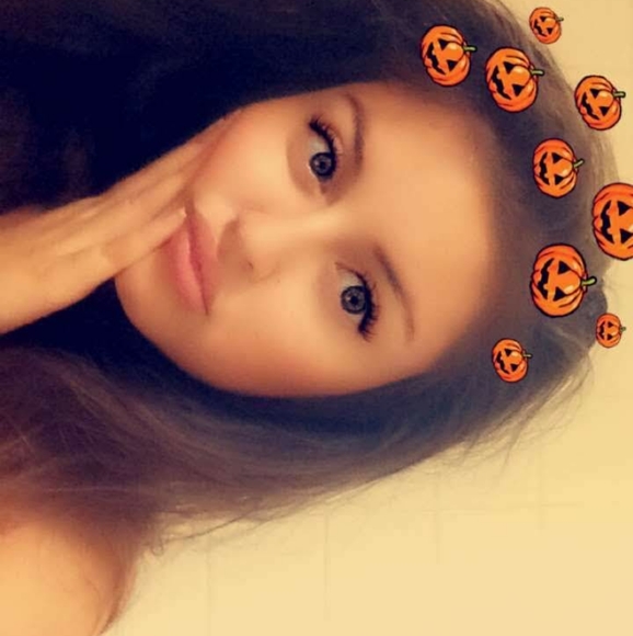 Meet your Posher, Natalie - Picture 5 of 7